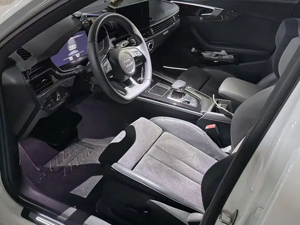 Audi A4L 2023 45 TFSI quattro
