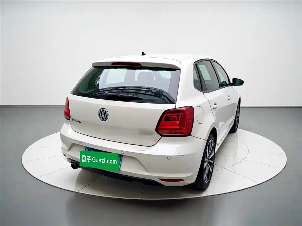Volkswagen Polo 2016 1.4L MT