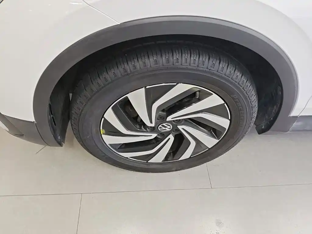 Volkswagen Tiguan L — миниатюра 23