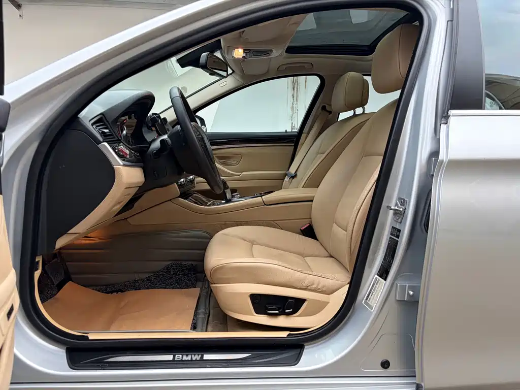 BMW 5 Series — миниатюра 6