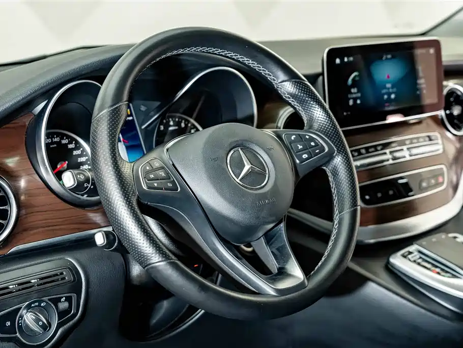 Mercedes-Benz V-Class — миниатюра 10