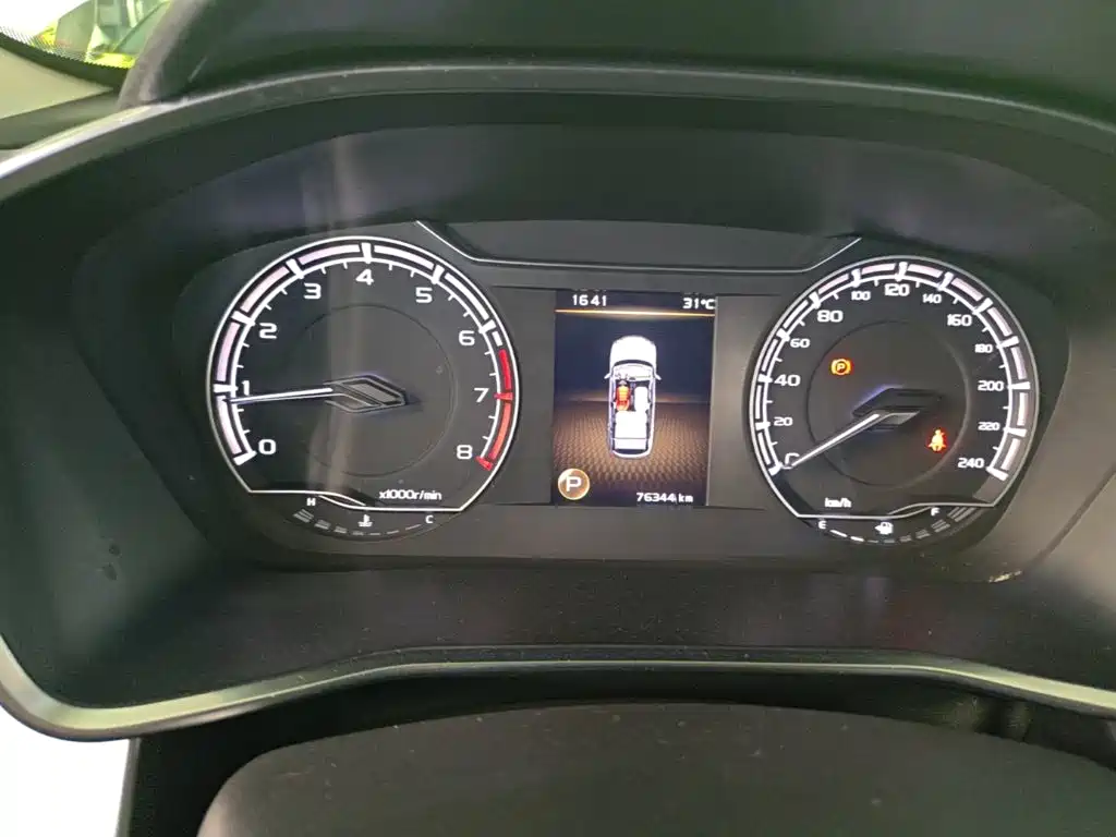 Geely Binyue — миниатюра 12