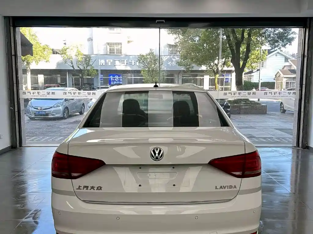 Volkswagen Lavida — миниатюра 8
