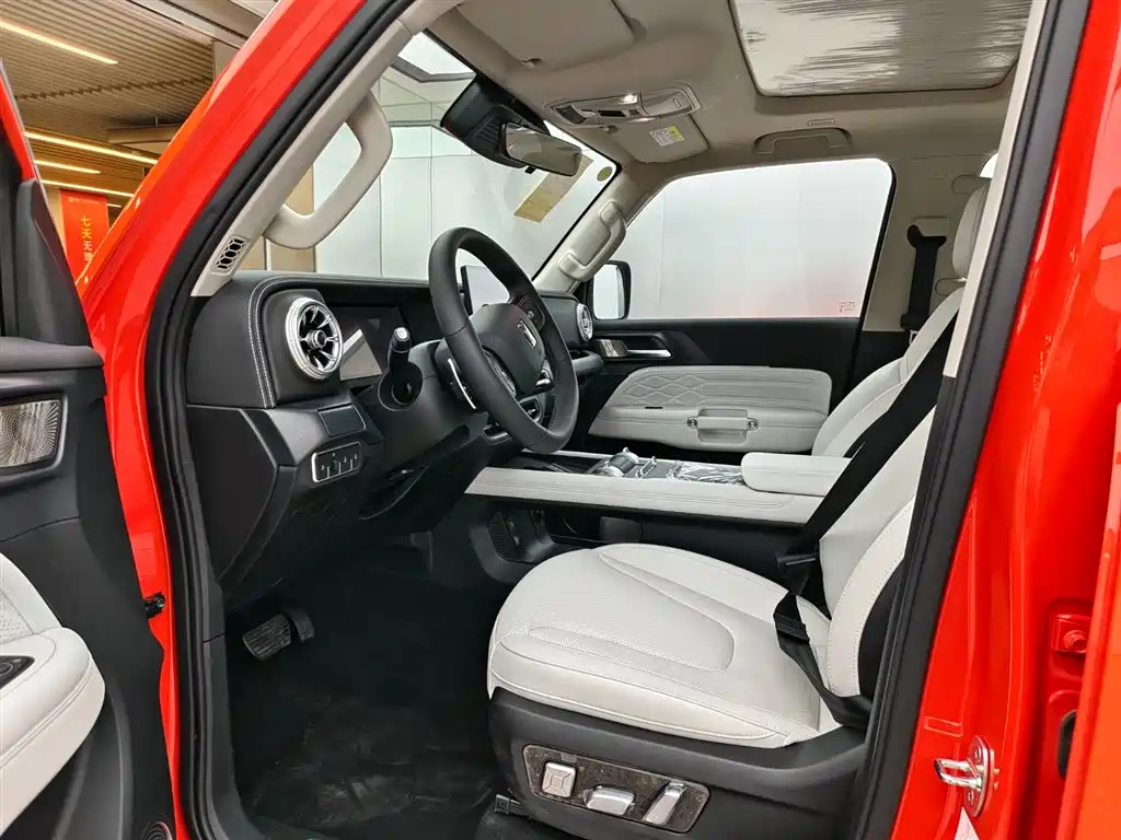 TANK TANK 300 NEW ENERGY