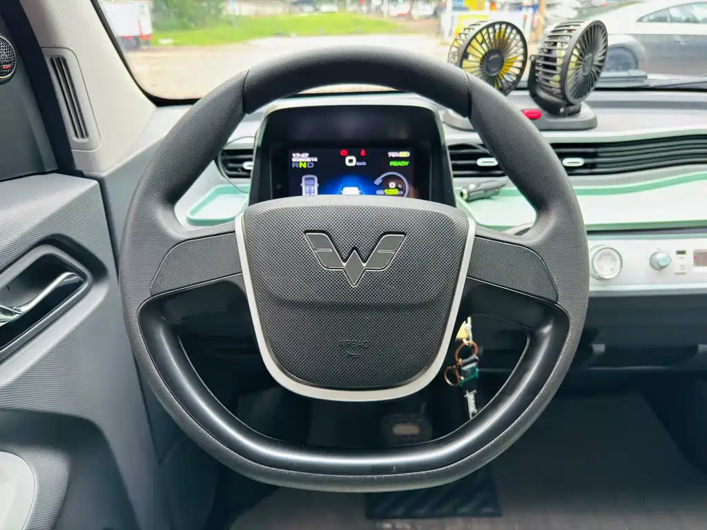 Wuling MINIEV — миниатюра 8