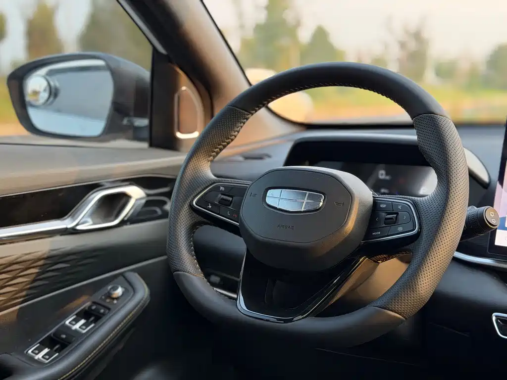 Geely Binyue — миниатюра 11