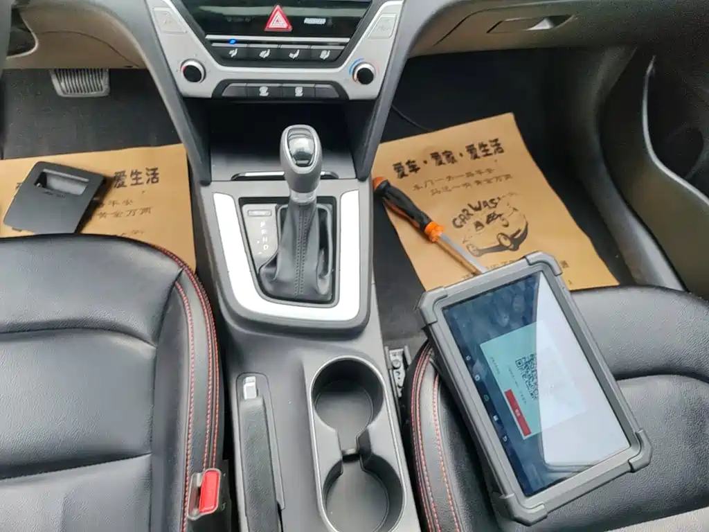 Hyundai Elantra — миниатюра 14