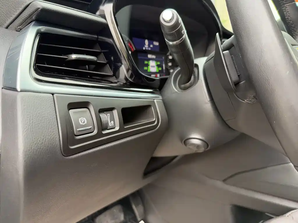 Cadillac XT6 — миниатюра 20