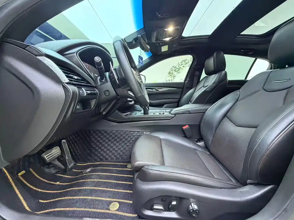 Cadillac CT5 2023 28T