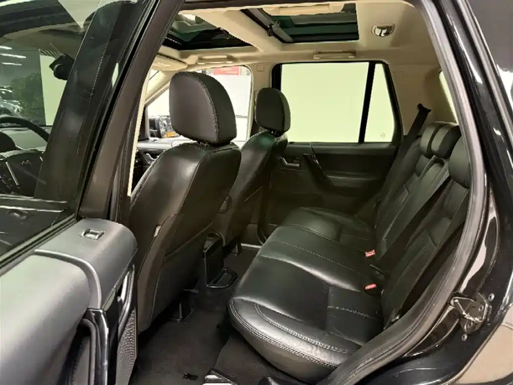 Land Rover 2 015 2.0T Si4 HSE Luxury