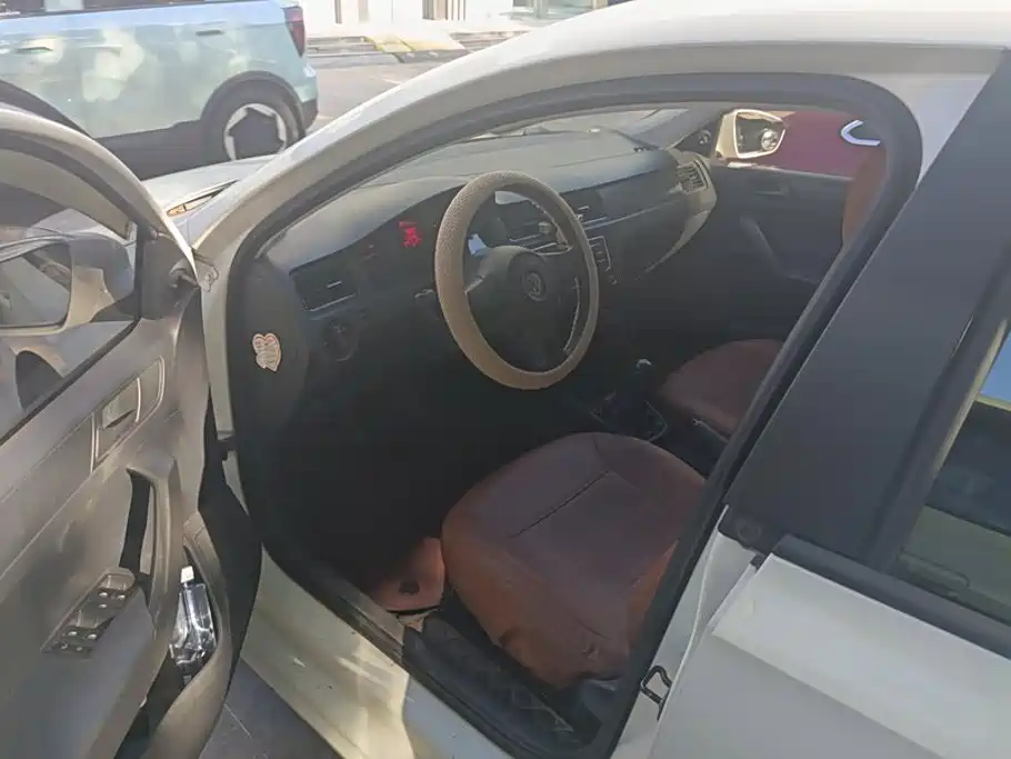 Volkswagen Santana — миниатюра 9
