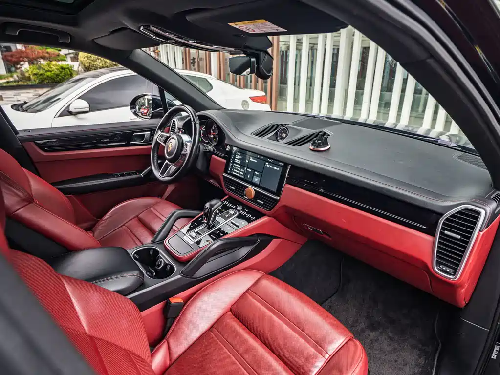 Porsche Cayenne — миниатюра 8