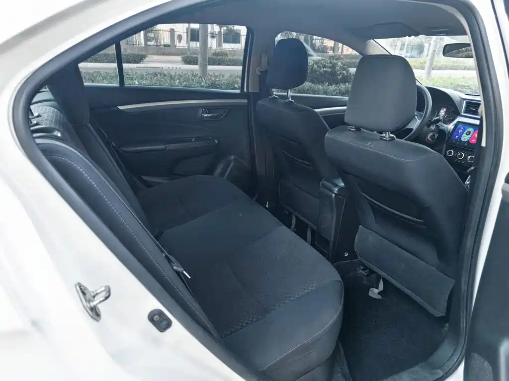 Suzuki Alivio — миниатюра 12