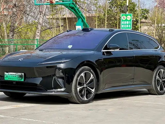 NIO NIO ET5T 2025