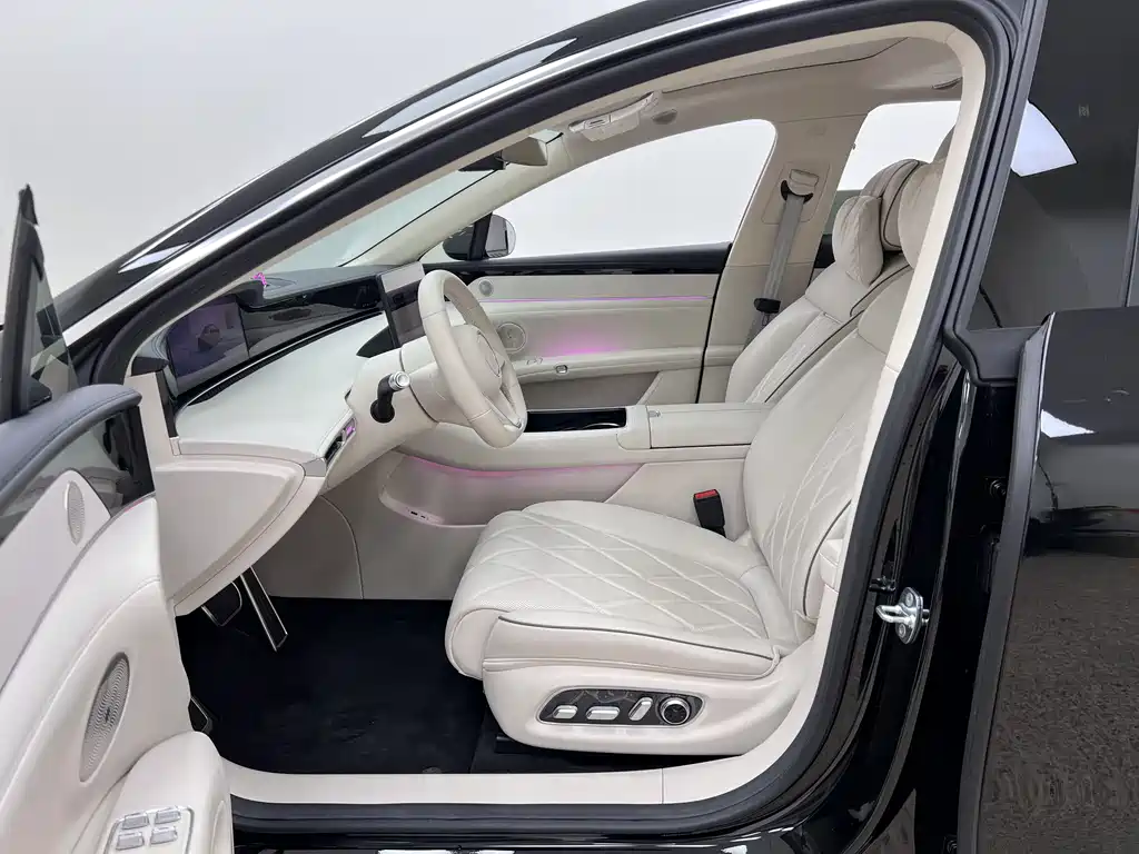 AITO ENJOY THE WORLD S9