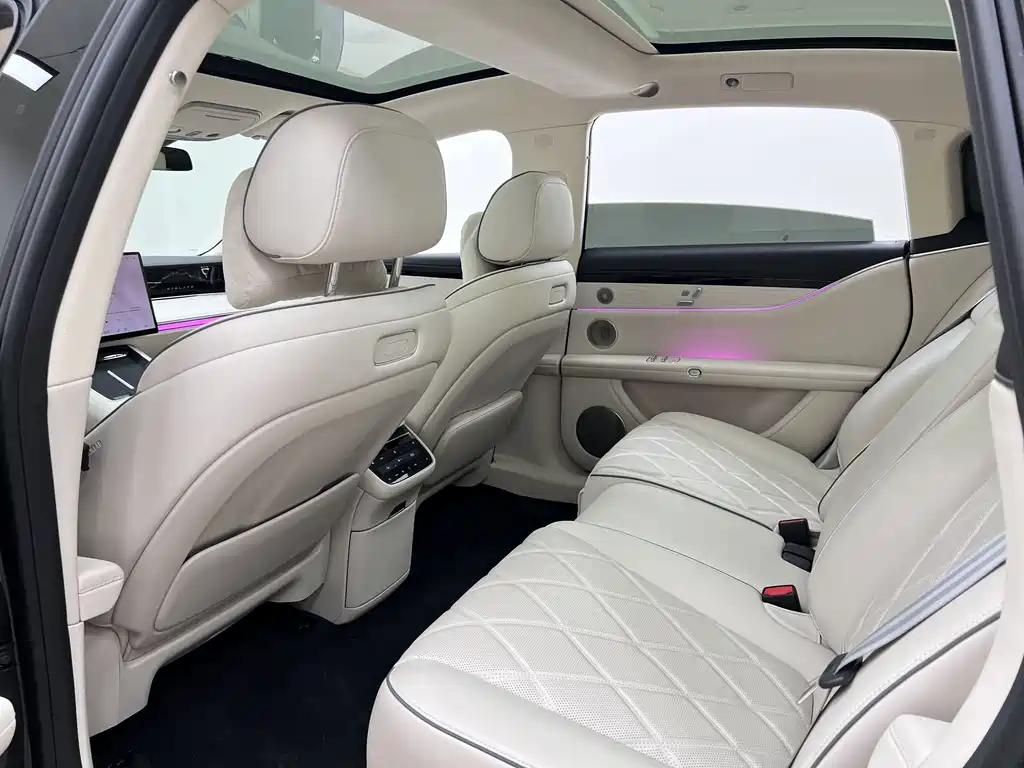 AITO ENJOY THE WORLD S9