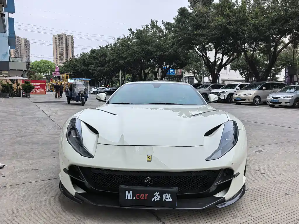 Ferrari 812 — миниатюра 2