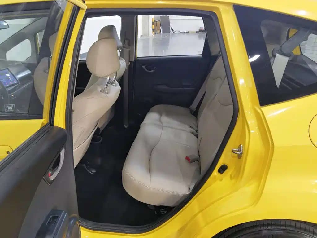 Honda Fit — миниатюра 15