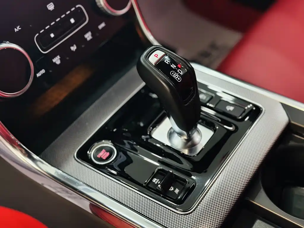 Jaguar XEL — миниатюра 14