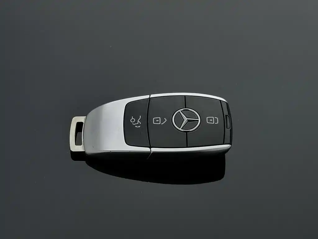 Mercedes-Benz E-Class — миниатюра 19