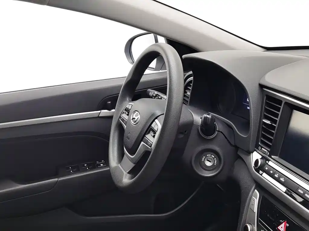 Hyundai Elantra — миниатюра 22