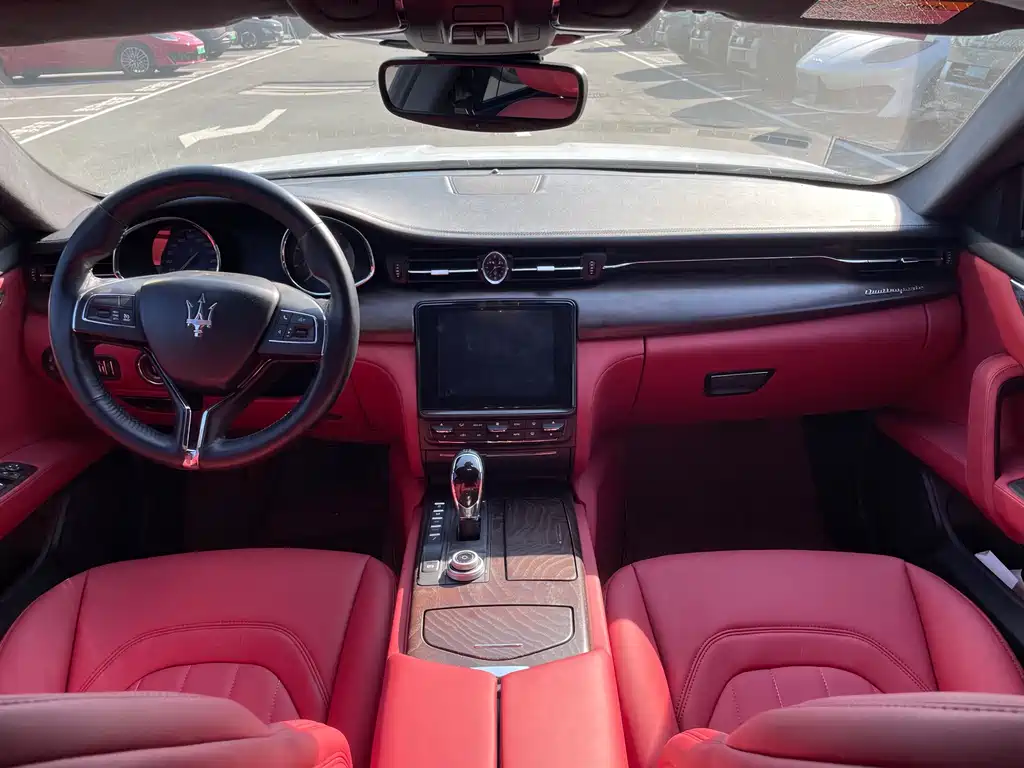 Maserati Quattroporte — миниатюра 12