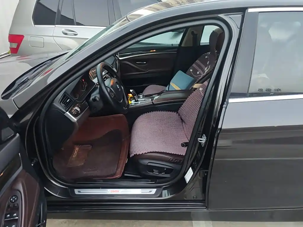BMW 5 Series — миниатюра 20