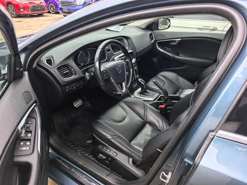 Volvo V40 2014 2.0T