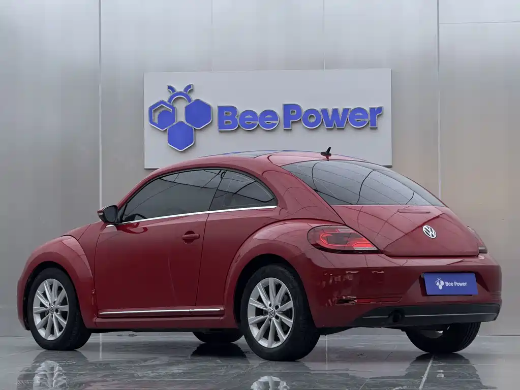 VOLKSWAGEN BEETLE