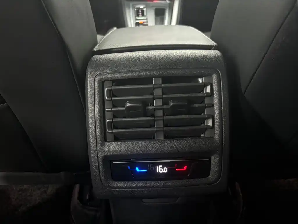 Volkswagen Golf — миниатюра 20