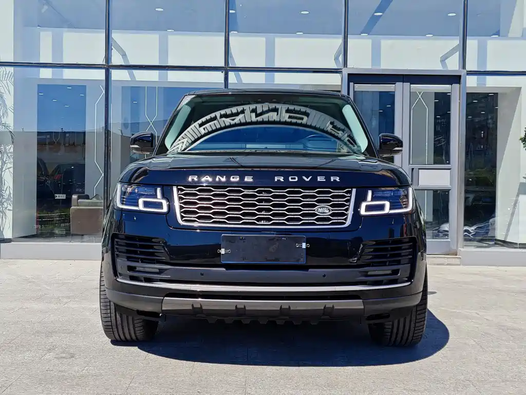 Land Rover Range Rover 2022 3.0 L6 360PS