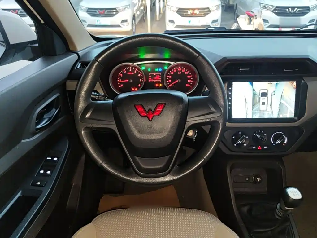 Wuling Hongguang — миниатюра 11