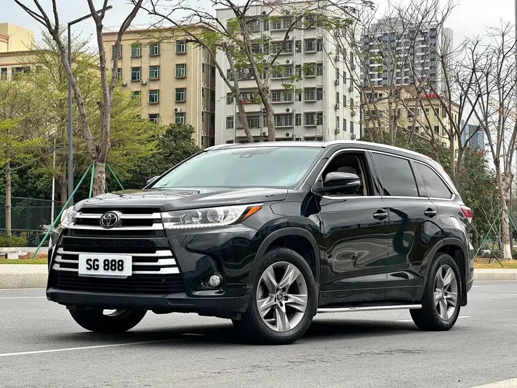 TOYOTA HIGHLANDER