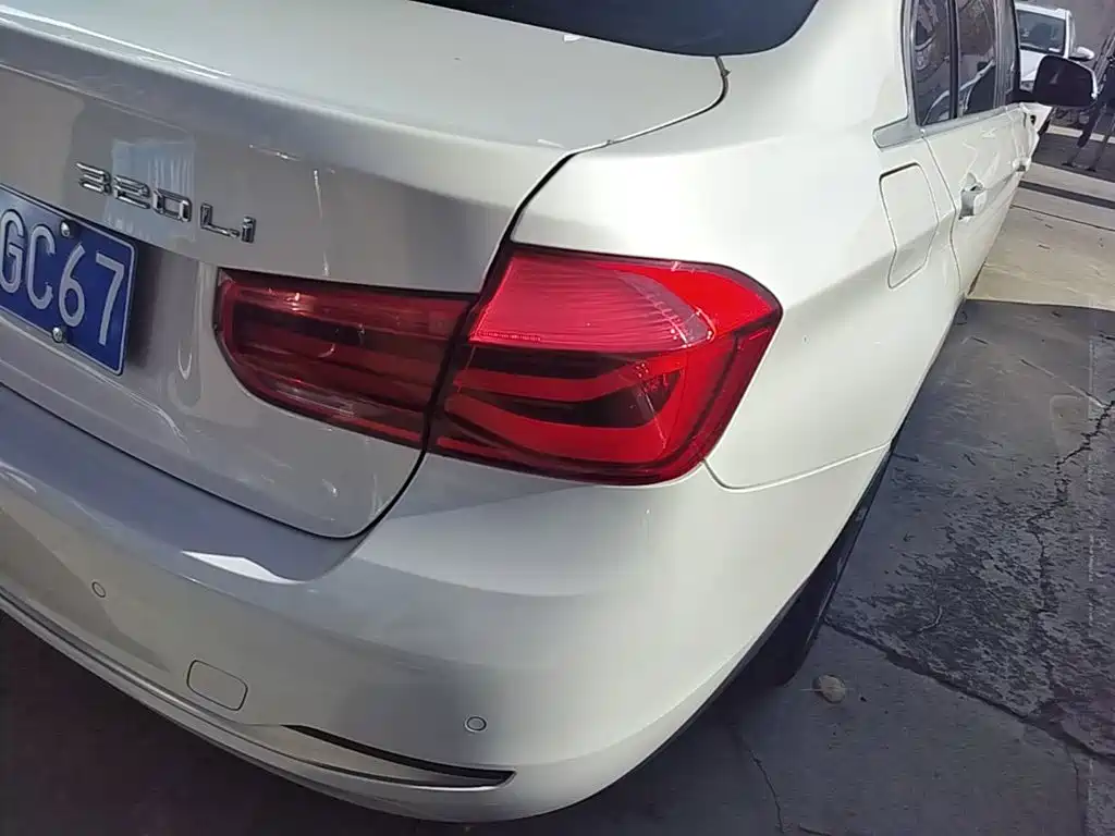 BMW 3 Series — миниатюра 8