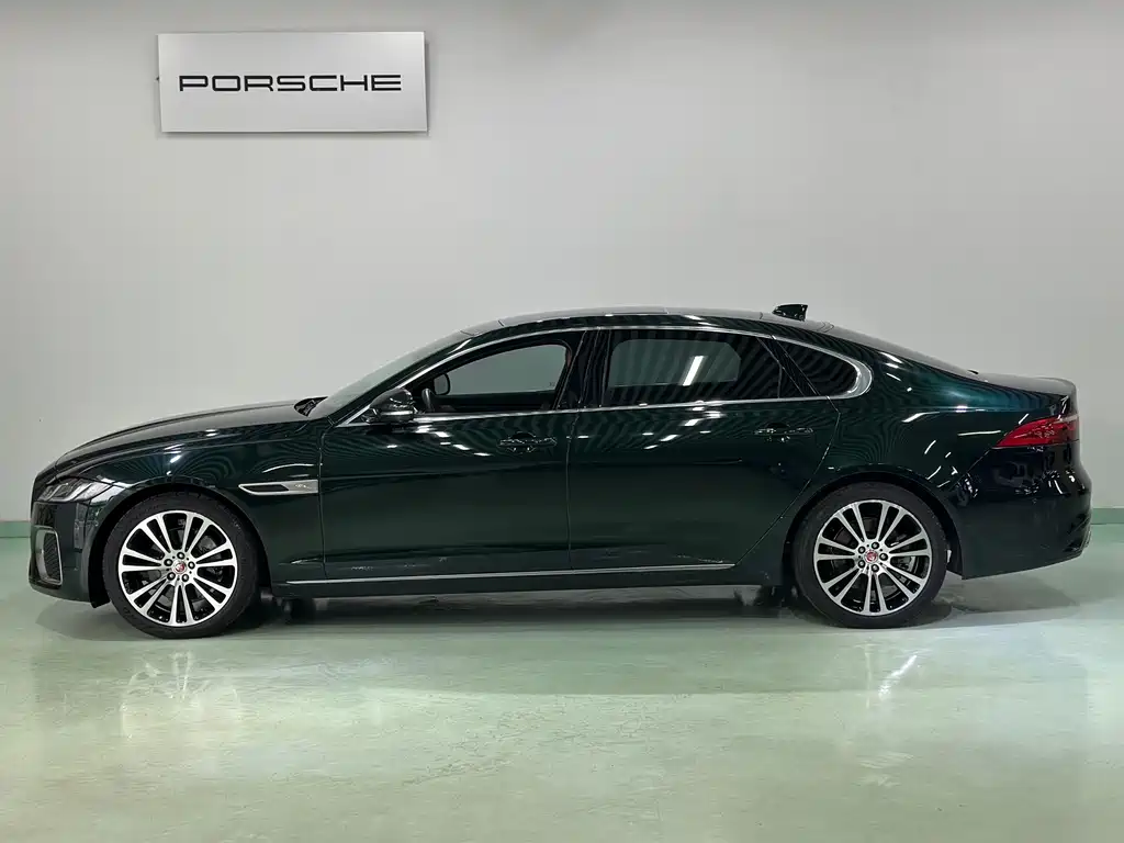 Jaguar XFL — миниатюра 5