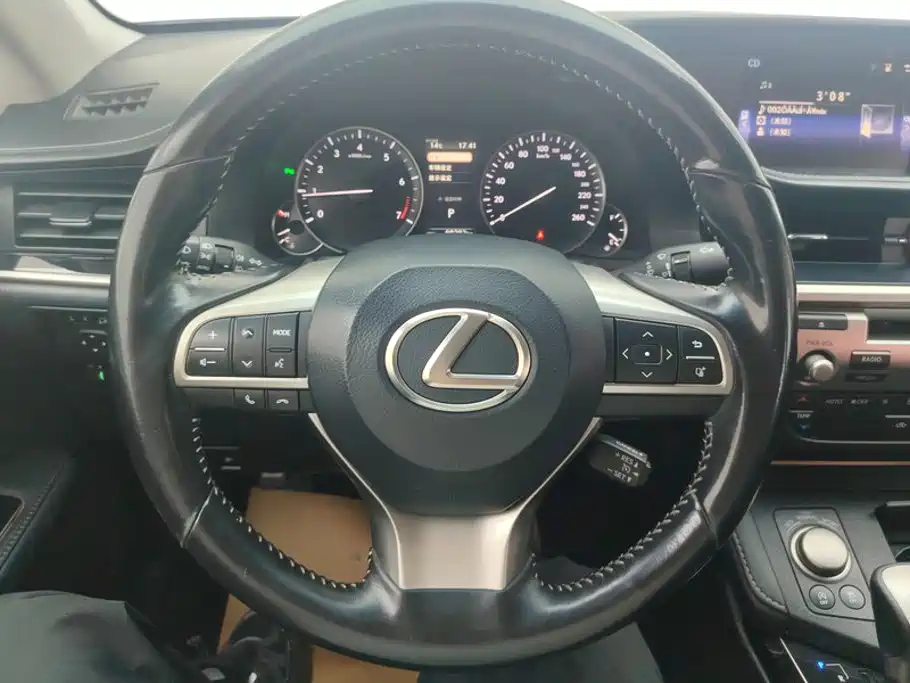Lexus ES — миниатюра 15
