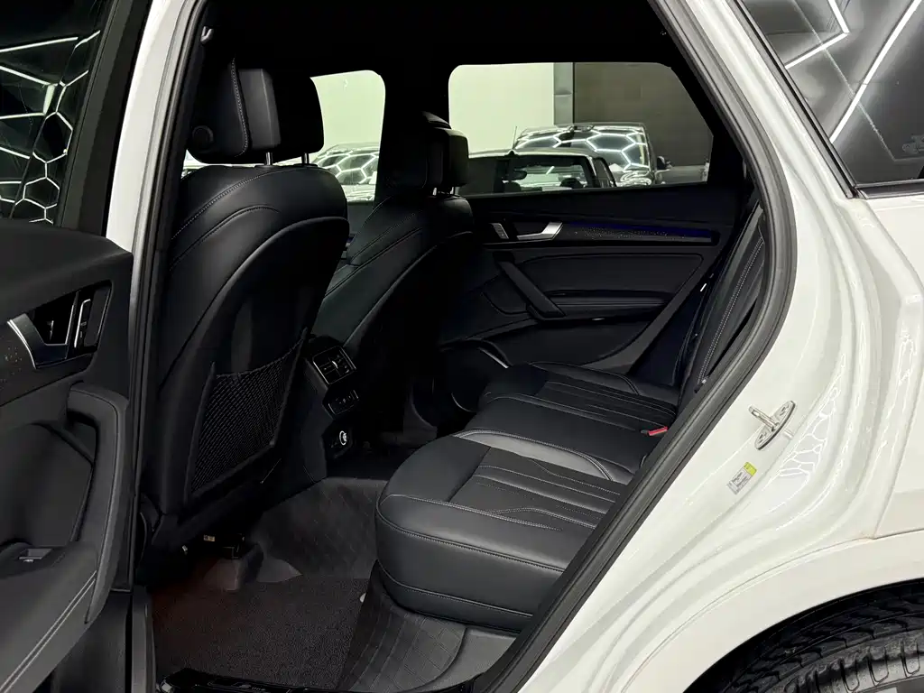Audi Q5L — миниатюра 10