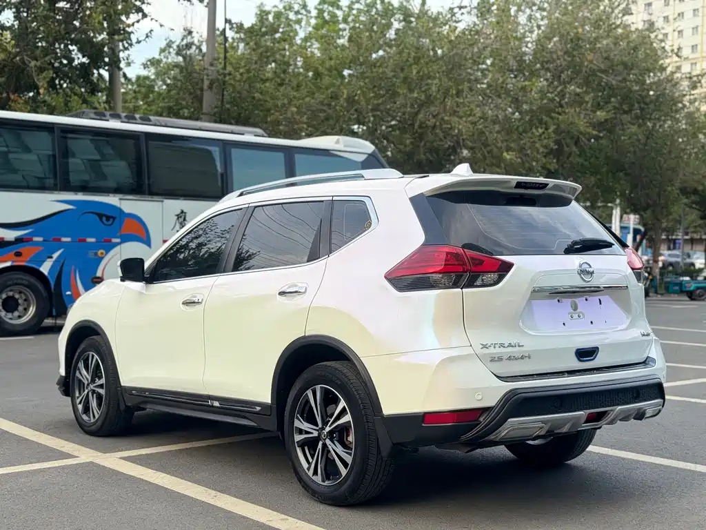 Nissan X-Trail — миниатюра 12