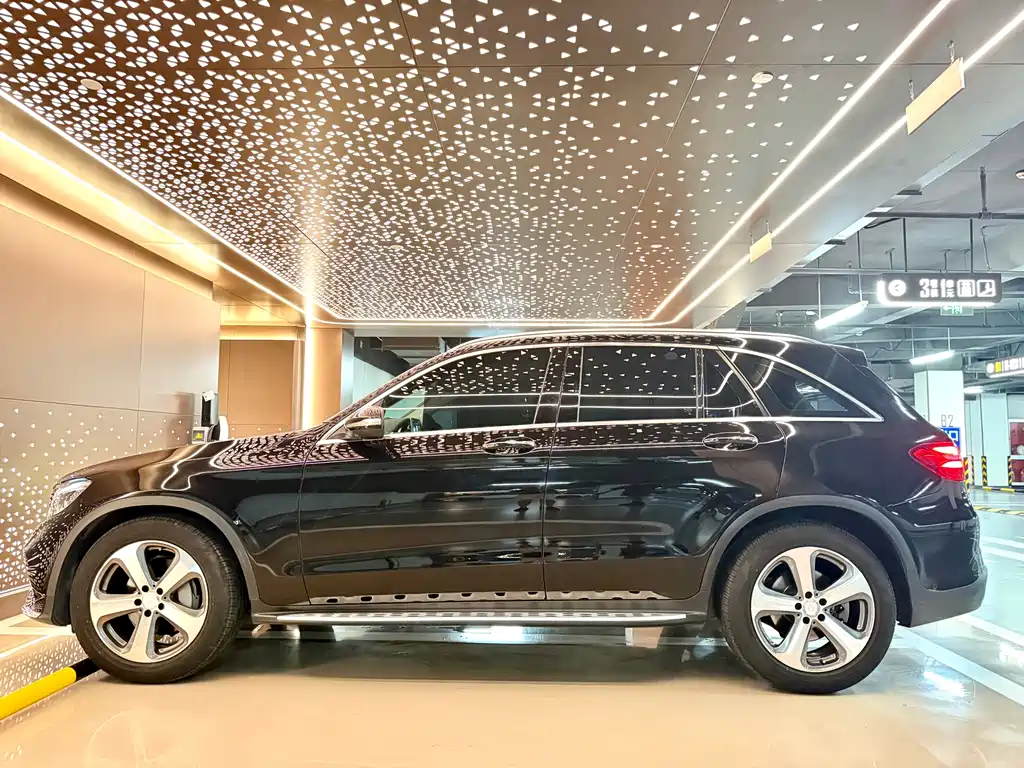 Mercedes-Benz GLC 2017 GLC 300 4MATIC