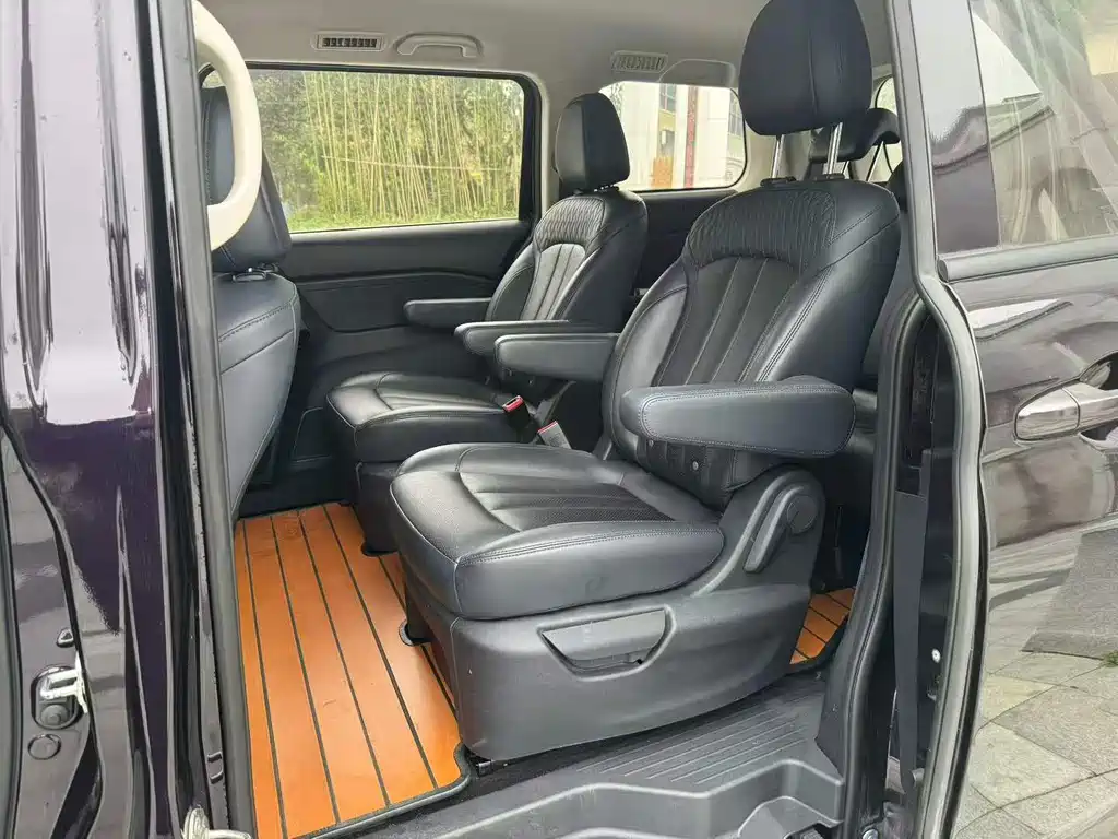 Oshan Oushang Cosmos EV — миниатюра 6