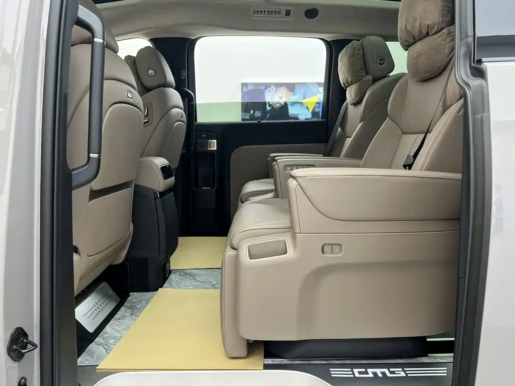 Li Auto Li MEGA — миниатюра 40