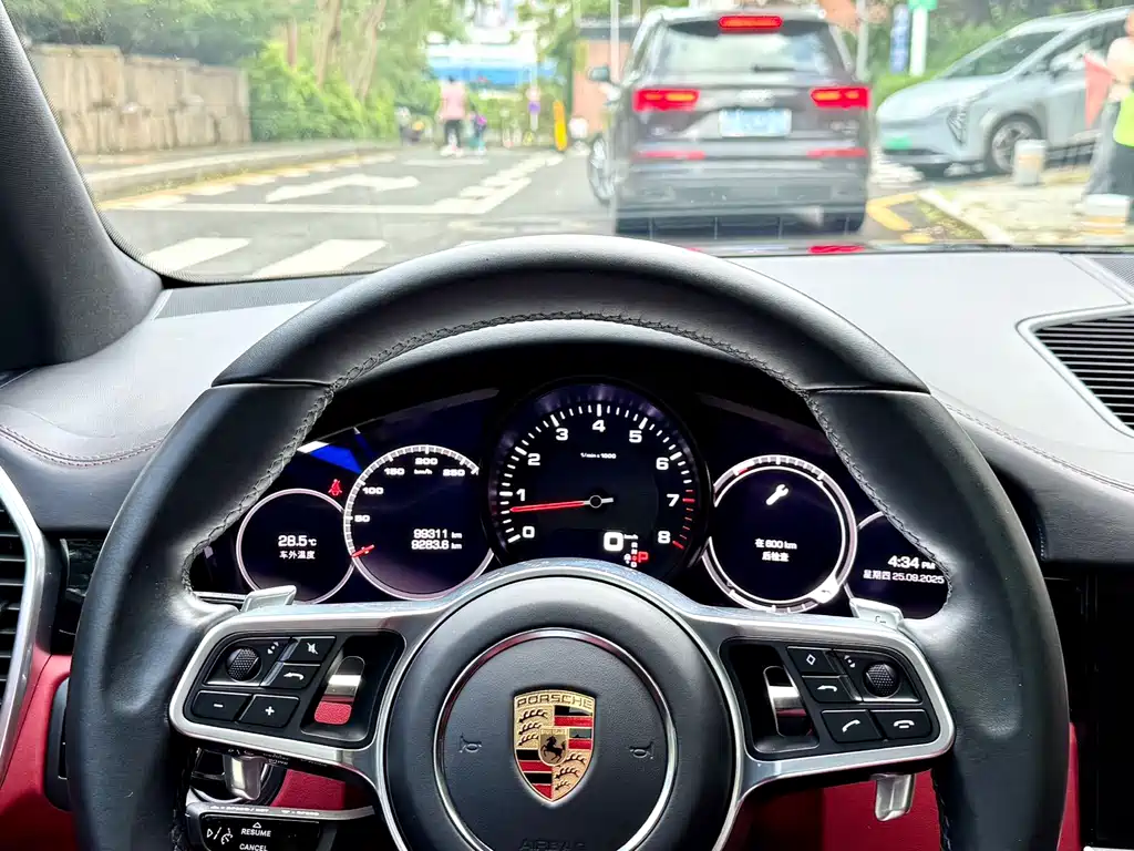 PORSCHE CAYENNE