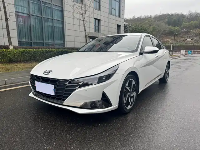 HYUNDAI ELANTRA 2023