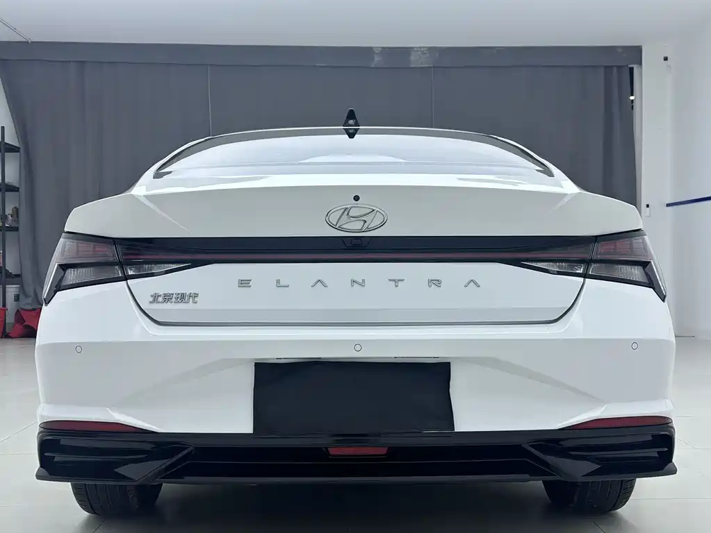 Hyundai Elantra 2022 1.5L CVT LUX Luxury