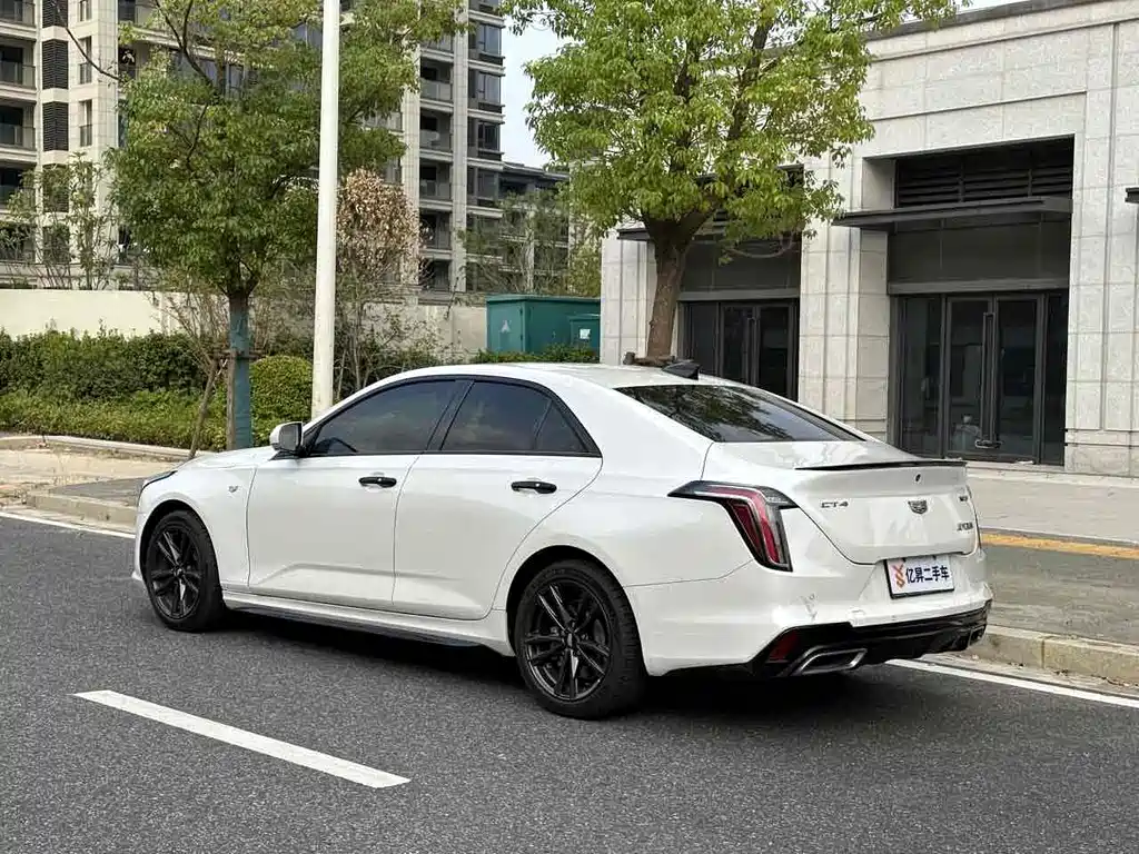 CADILLAC CT4