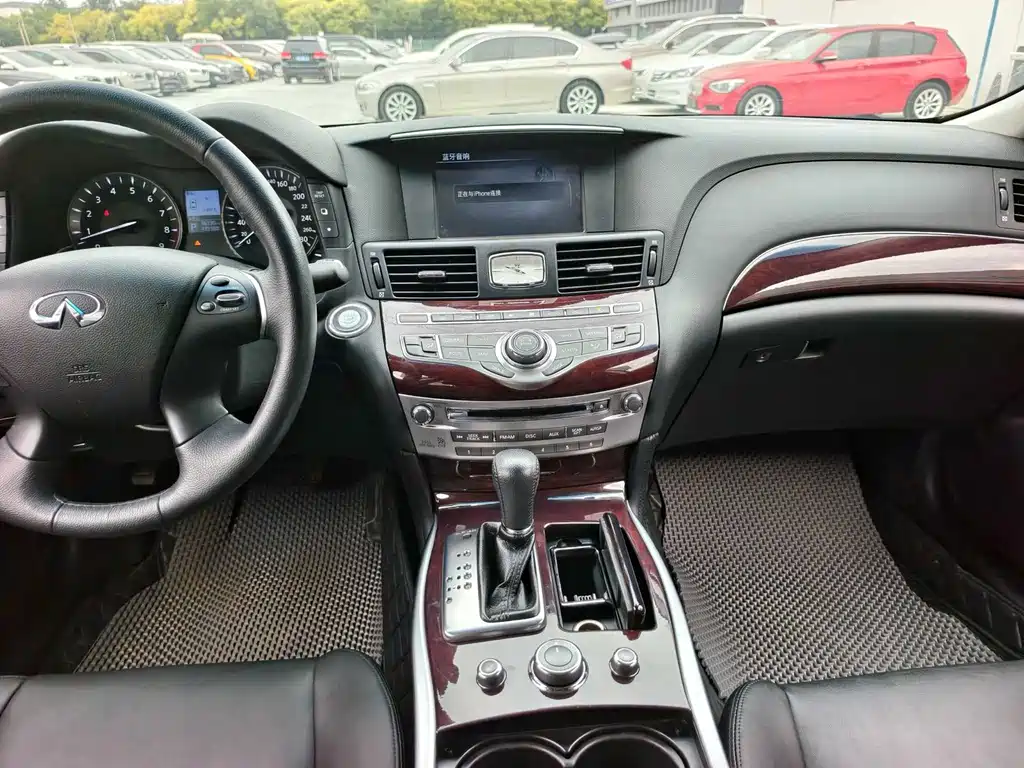 Infiniti Q70 — миниатюра 10