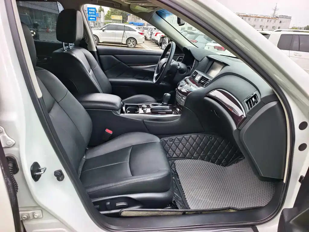 Infiniti Q70 — миниатюра 17