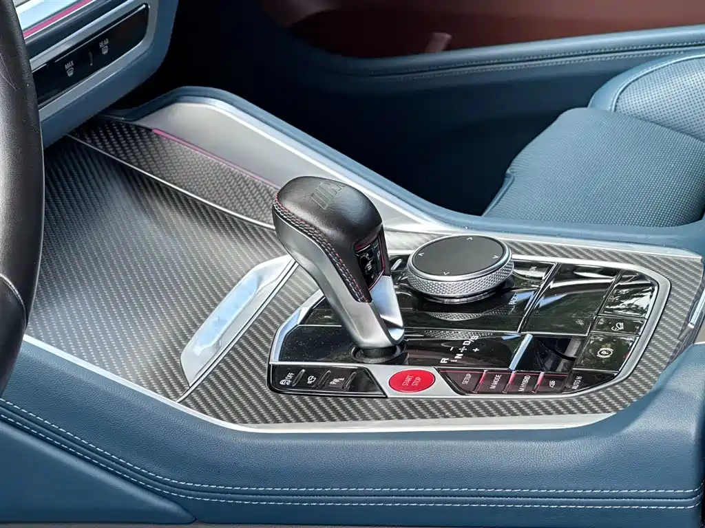 BMW XM — миниатюра 11