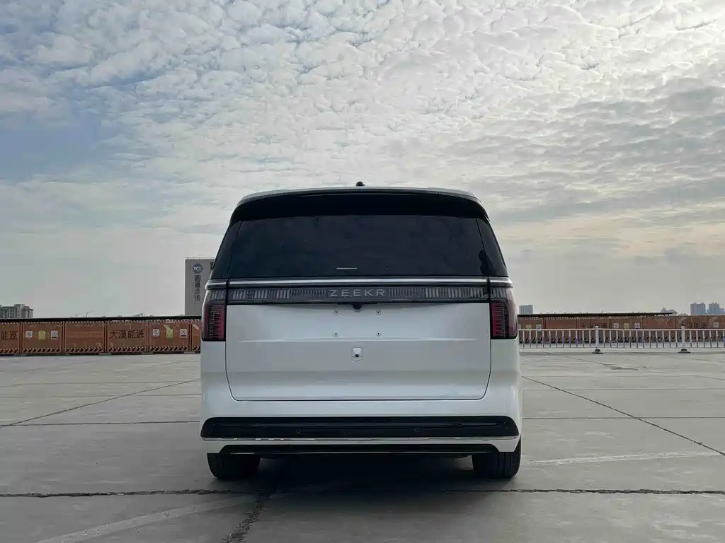 ZEEKR EXTREME KRYPTON 009