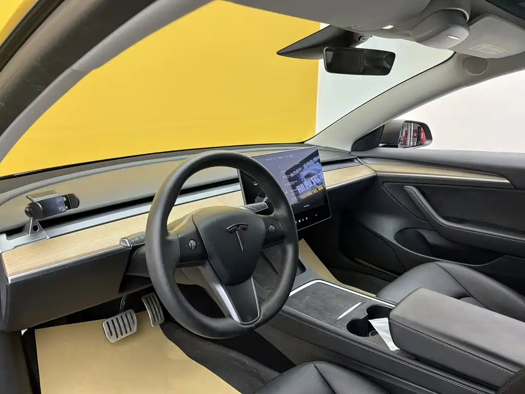 Tesla Model 3 — миниатюра 34